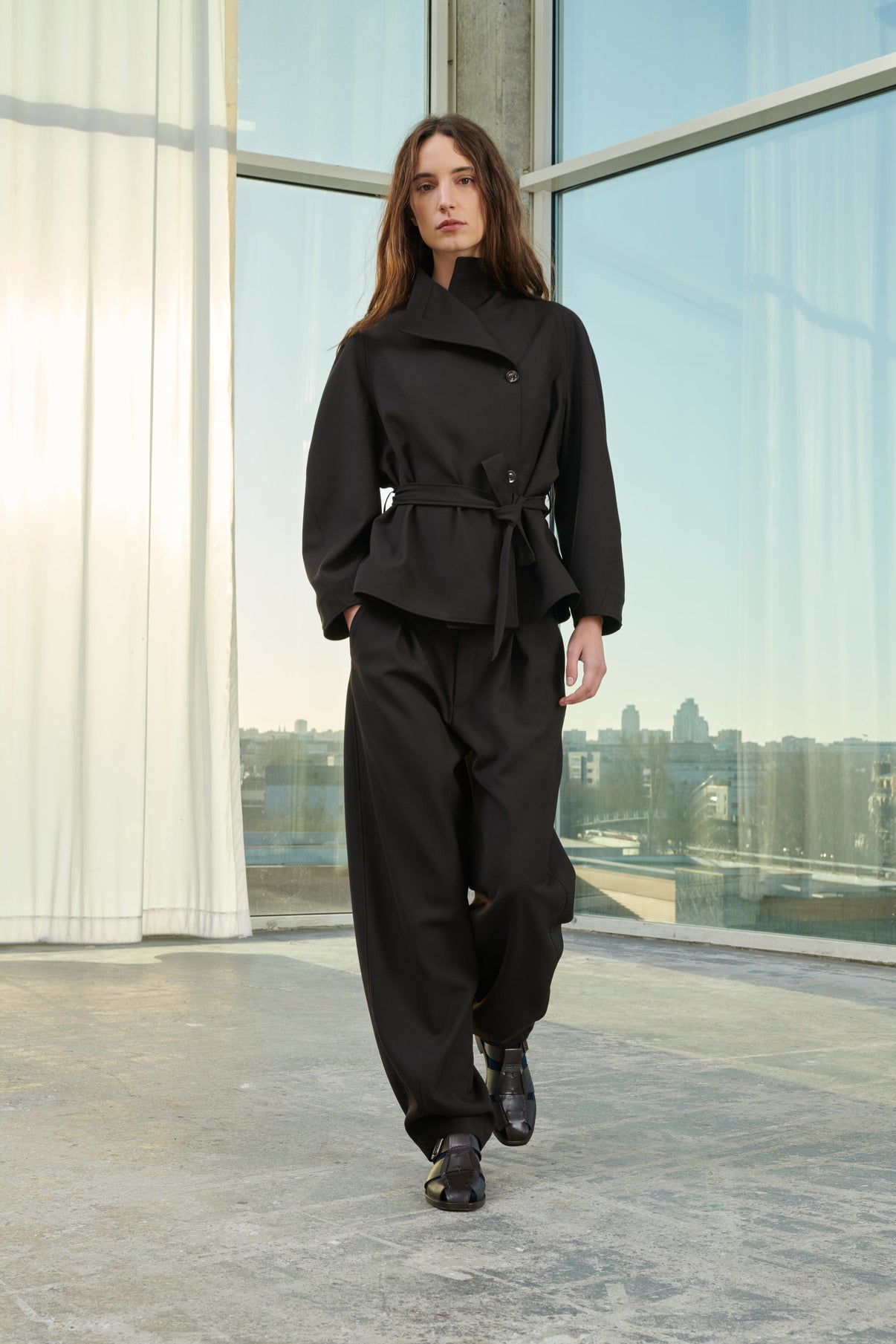 CHAQUETA THEIA NEGRA vue 1